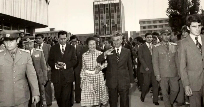 Ceauşescu vizita des fabricile şi uzinele  FOTO: Adevarul