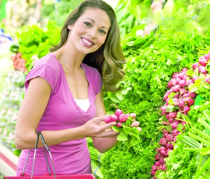 O legătură de ridichi costă între 2 şi 3 lei