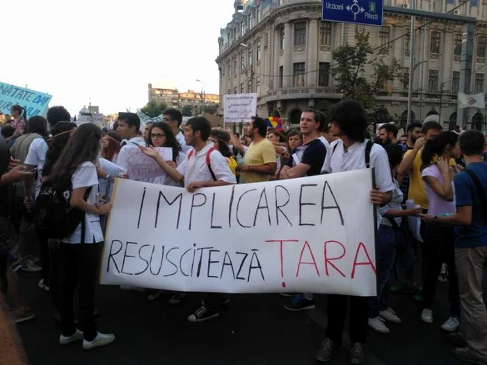 În a opta zi de proteste, peste 8.000 de oameni au mărşăluit pe bulevardele Capitalei FOTO Adevărul