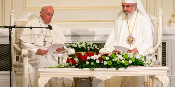 Papa Francisc şi Patriarhul Daniel Sursa Basilica.ro - Foto credit Mircea Florescu