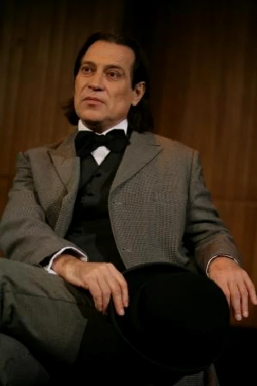 Actorul Marius Bodochi, în spectacolul „Molto, gran' impressione” care se joacă și în prezent la Teatrul Național București