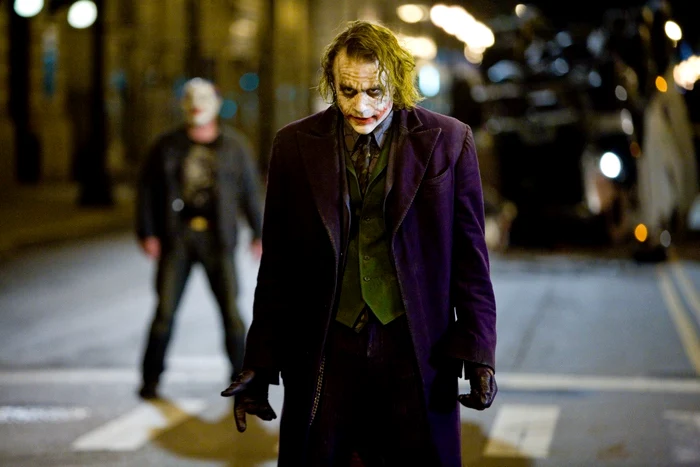 „Cavalerul Negru“, cu regretatul actor Heath Ledger în rolul Joker, s-a clasat pe primul loc în topul celor mai bune filme cu super-eroi FOTO Cinemagia