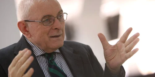 Adrian Vasilescu susţine că băncile au pierdut legătura cu pământul.