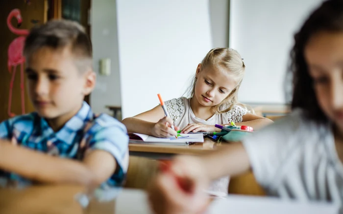 Încep în curând înscrierile elevilor în învățământul primar. Foto: Freepik.com