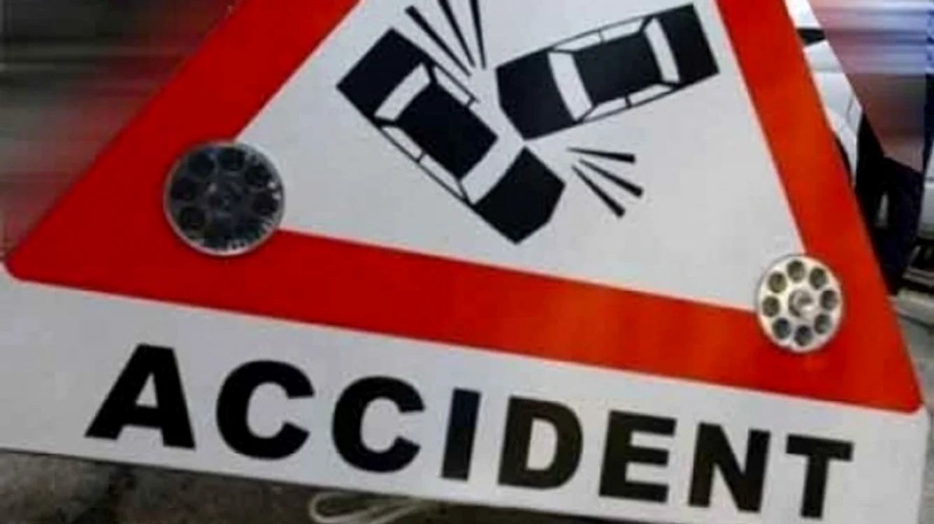 
    În coliziune au fost implicate 10 autoturisme  