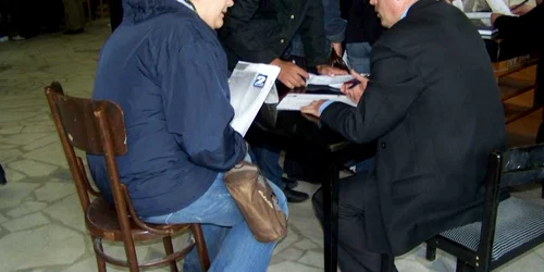 Şomerii trebuie să vină la bursă cu CV-urile