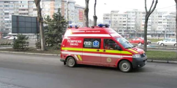 Echipajele SMURD participă la acţiuni alături de colegii de la Serviciul Judeţean de Ambulanţă