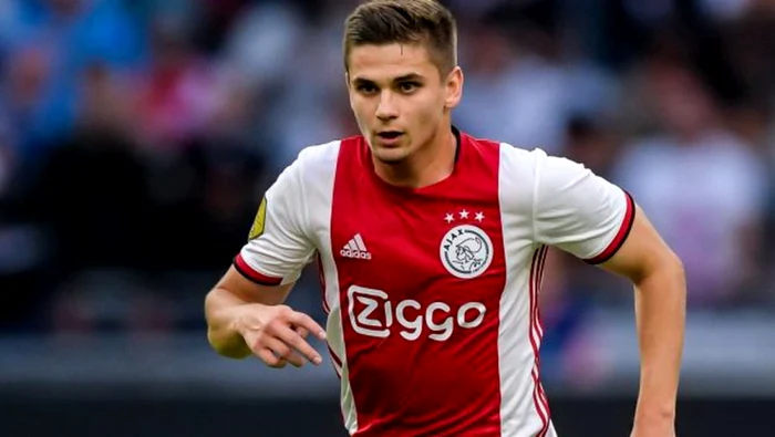 Răzvan Marin, deocamdată legitimat la Ajax Amsterdam