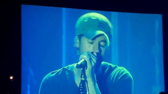 Enrique a cântat alături de spectatoriFoto: Gheorghe Chelu