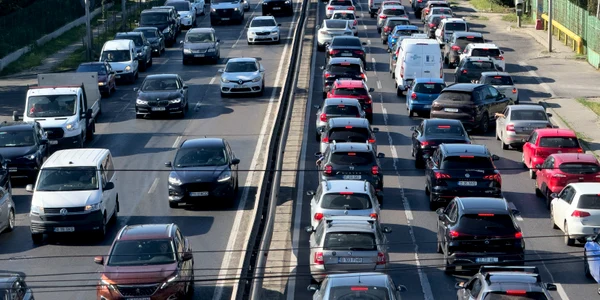 Trafic in București - masini - aglomeratie - ambuteiaj 