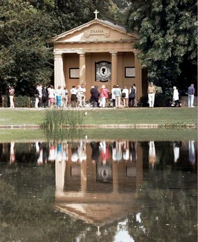 Prințesa Diana a fost înmormântată pe o insuliță, pe domeniul Althorp 