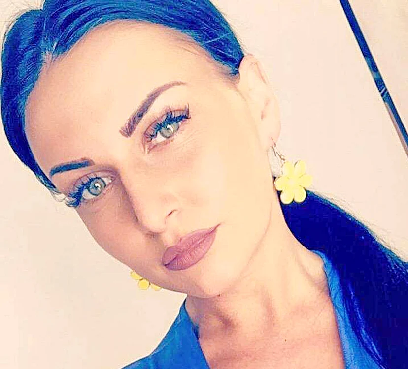 
    Doina avea  21 de ani    