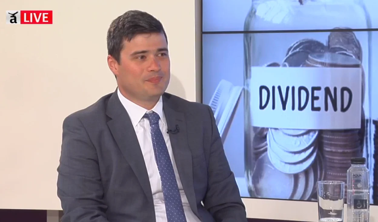 Cât de rentabil ți-ar putea administra banca activele personale
