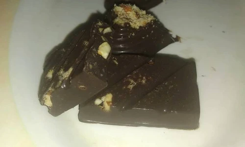 1 ciocolata de casa cu migdale si caju jpg jpeg
