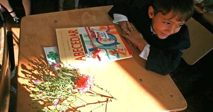 Abecedarul ar putea ajunge la elevi în al doilea semestru şcolar    FOTO: Mediafax