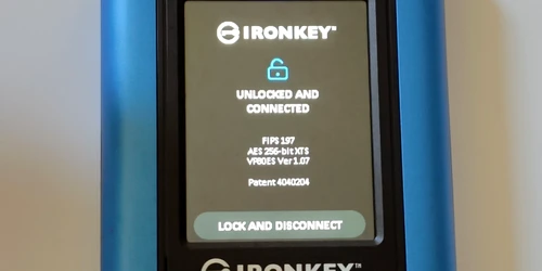 Kingston IronKey Vault Privacy 80 SSD portabil cu criptare FOTO Adrian Pogîngeanu jpg