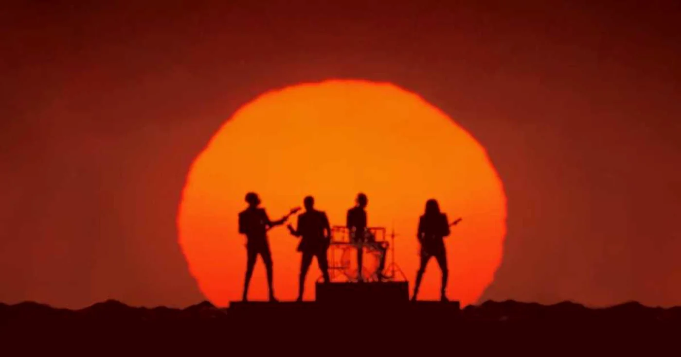 Daft Punk şi Pharell Williams au avut un succes răsunător cu piesa „Get Lucky“ FOTO Facebook