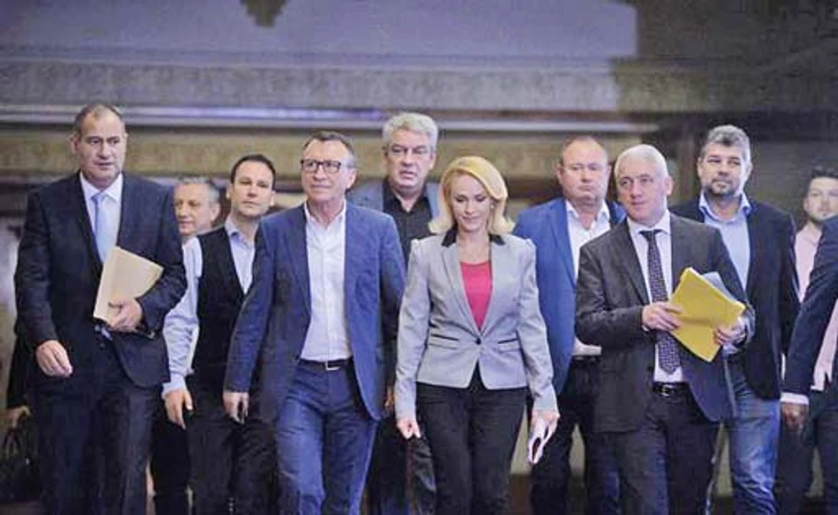 
    În toamnă, Paul Stănescu şi Gabriela Firea au condus grupul puciştilor din PSD  