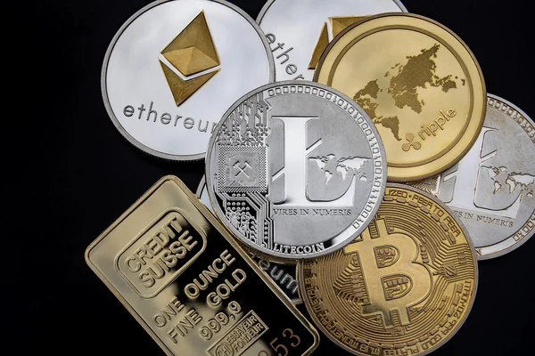 Bitcoin a scăzut cu o treime din valoare de la începutul anului