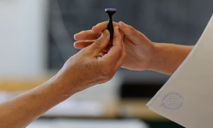 Nicușor Dan la vot. FOTO Inquam Photos / Octav Ganea