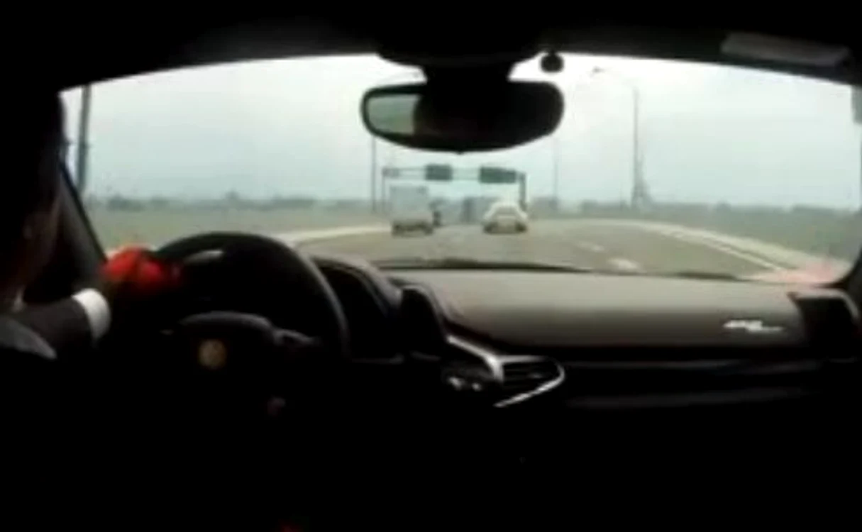 
    Bărbatul a încălcat legea şi riscă să stea după gratii şase luni  