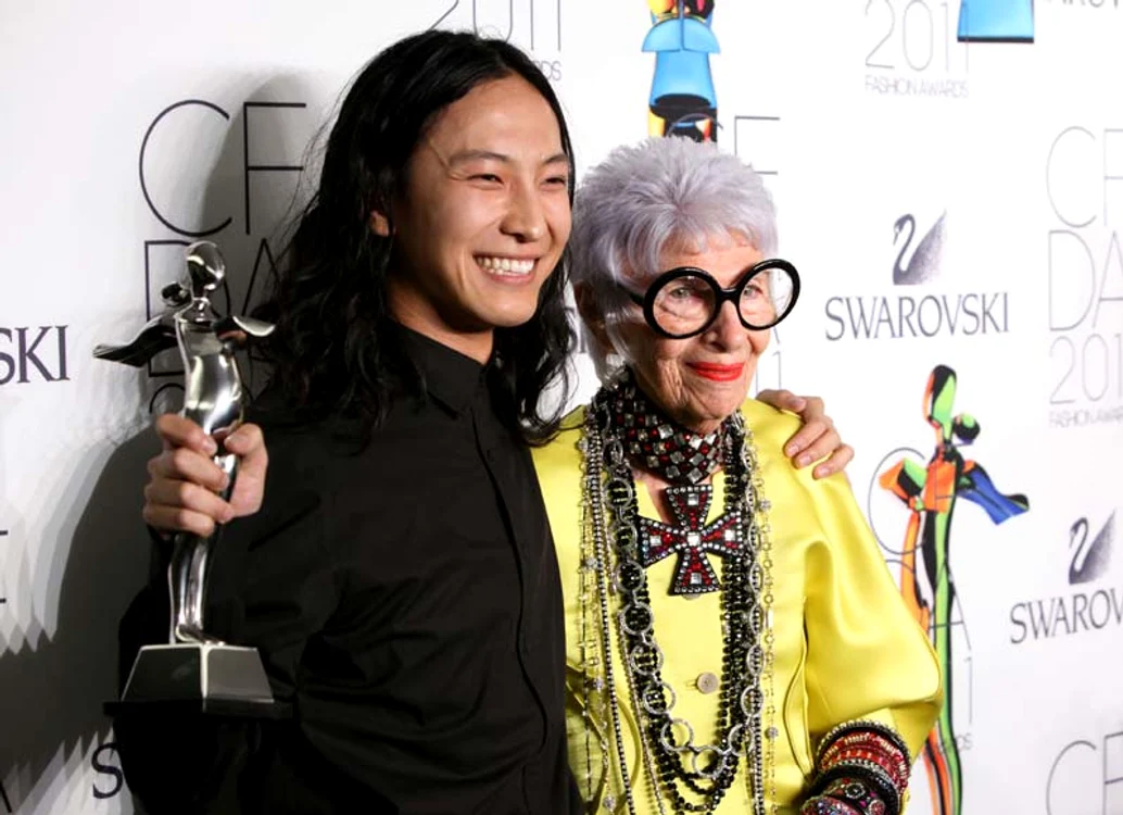 
    Iris Apfel este foarte atentăcu imaginea ei  
