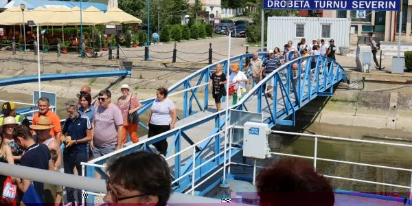 plimbari cu vaporul pe dunare FOTO Alexandra Georgescu 