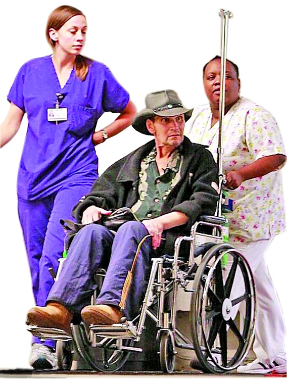 
    Swayze, trimis să moară în patul lui  