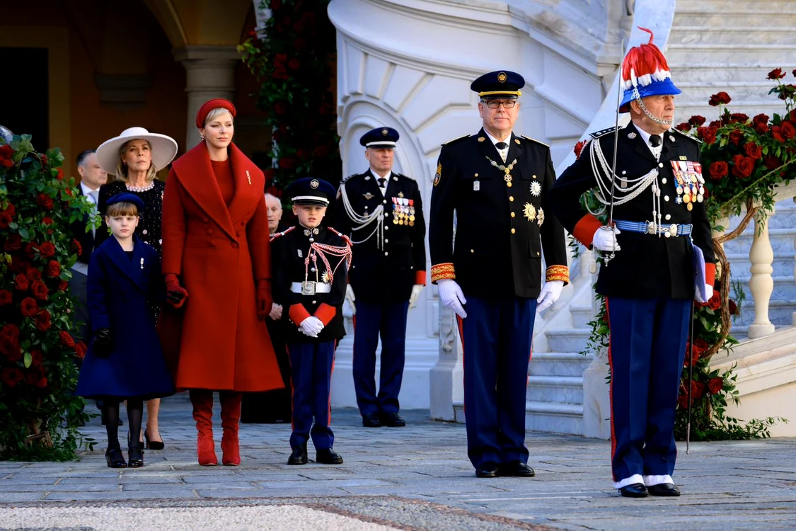 Printesa Charlene si Printul Albert de Monaco, impreuna cu Printul Jacques, Printesa Gabriela, Printesa Caroline de Hanovra de Ziua Nationala a Principatului Monaco   Palais Princier (6) jpg