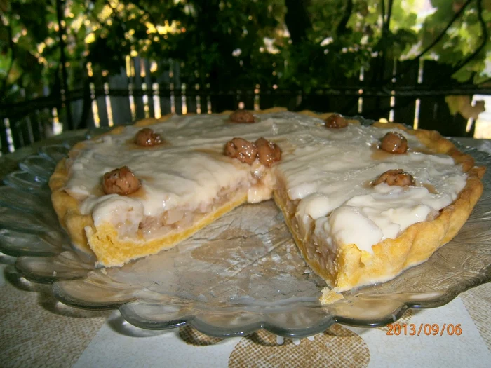 Tartă cu gutui şi mere