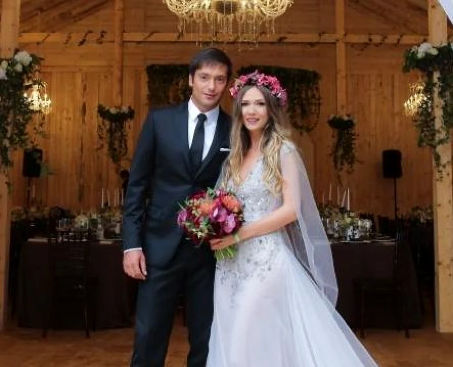 Adela Popescu şi Radu Vâlcan la nuntă Sursă foto Facebook
