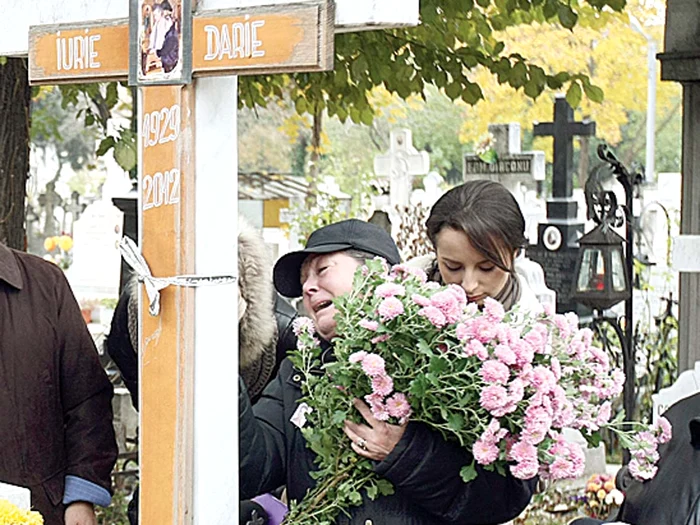 
    Mormântul lui Emil Hossu  