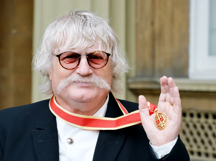 Sir Karl Jenkins în 2015, la Palatul Buckingham