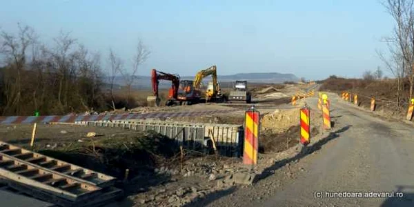 sosea hunedoara calan