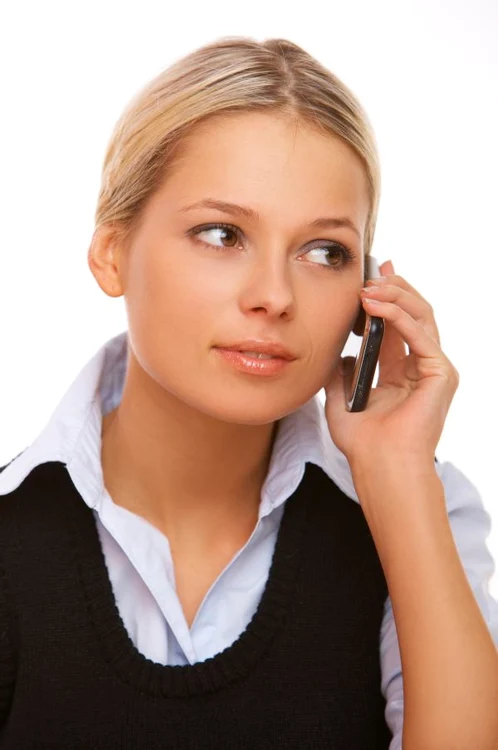 
    Telefoanele inteligente sunt scumpe, însă, dacă le cumperi cu abonament inclus, ţi le vei putea permite  