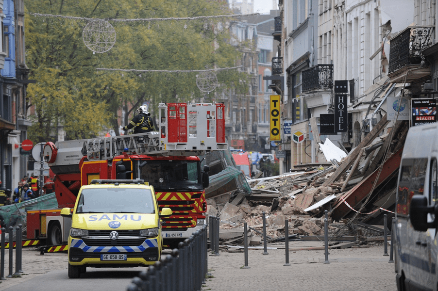 Două clădiri s-au prăbușit în centrul orașului francez Lille | FOTO
