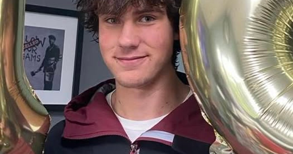 Căutările tânărului dispărut în Munții Bucegi continuă, salvamontiștii difuzând o fotografie recentă.