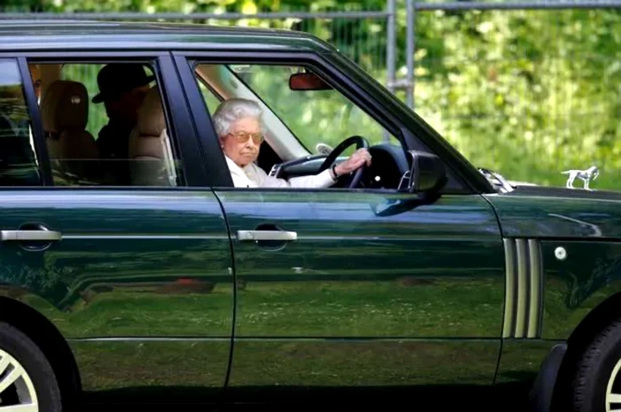 Regina Elisabeta a II a, foto Pinterest jpg