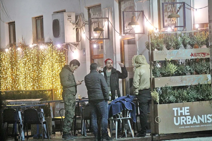 Cosmin a dat gata rapid o sticlă de bere