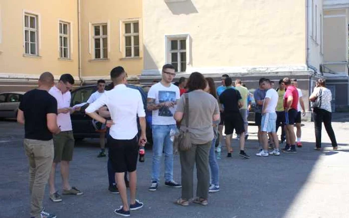 Poezia a luat prin surprindere absolvenţii de clasa a XII-a FOTO: Bianca Sara