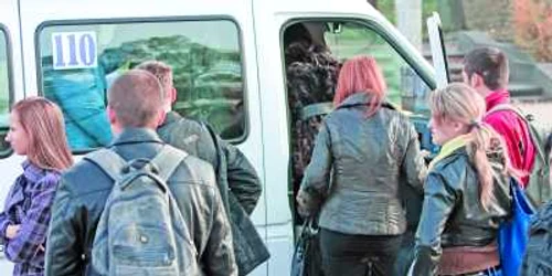 Călătoria cu maxi-taxi se poate scumpi