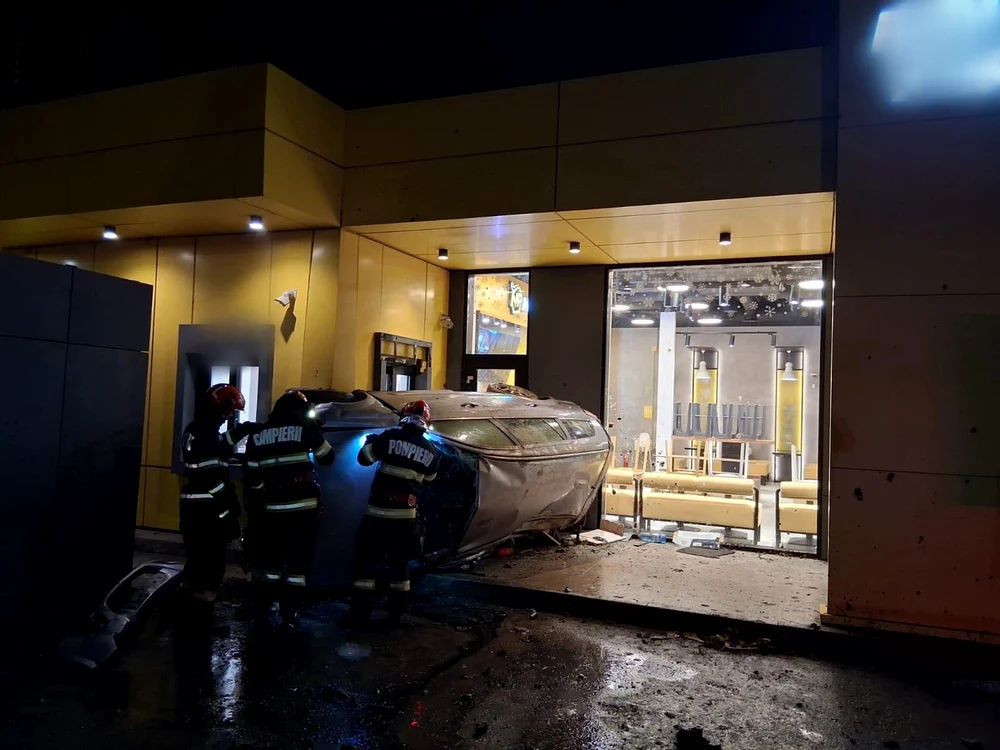 Accident în parcarea unui mall din Florești/FOTO: Info Trafic România