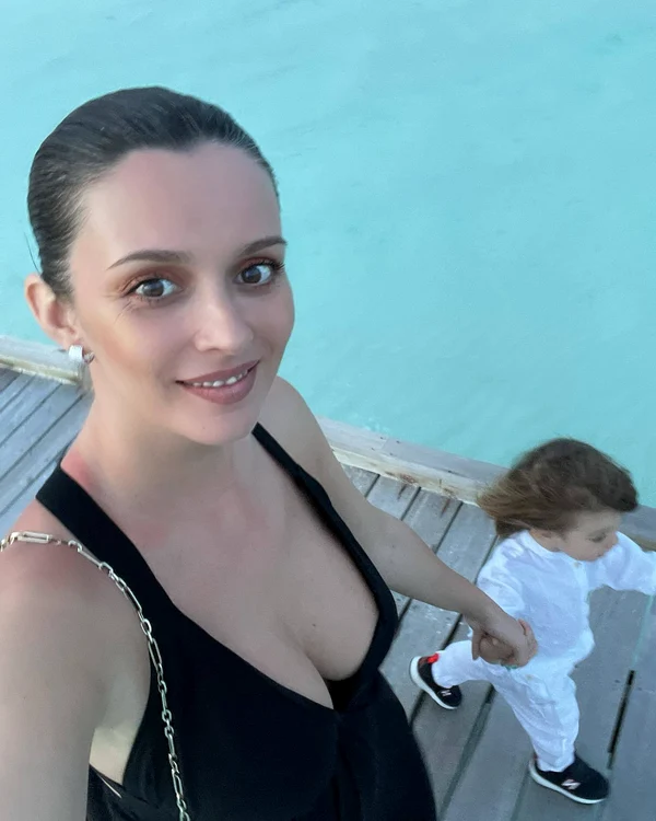5 diana dumitrescu in maldive cu fiul ei carol 3 jpg jpeg
