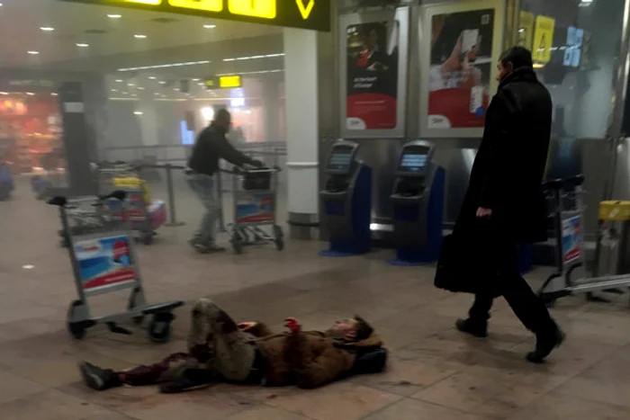 
    În fața ororilor atentatelor teroriste pare că fiecare rămâne sau acționează pe cont propriufoto: Twitter  