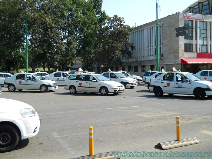 Taxiuri în Gara Brașov FOTO To Do In Brasov