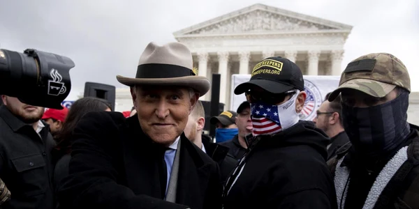 Roger Stone printre protestatarii care au luat cu asalt Capitoliul la 5 ianuarie 2021 FOTO EPA-EFE