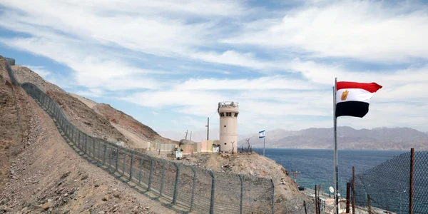 Granita dintre Egipt si Israel la Marea Rosie Taba FOTO EPA-EFE