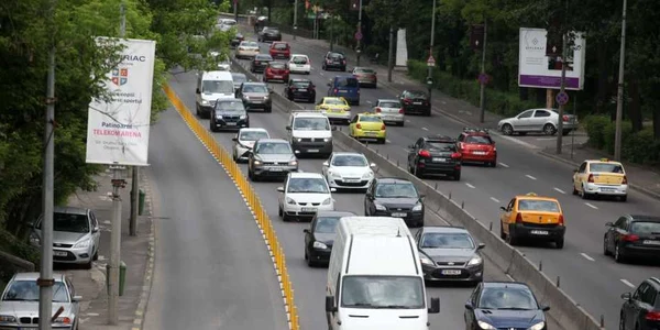 Trafic Bucuresti - banda unica ratb FOTO Dorin Constanda 