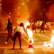 proteste violente in Elvetia jpeg