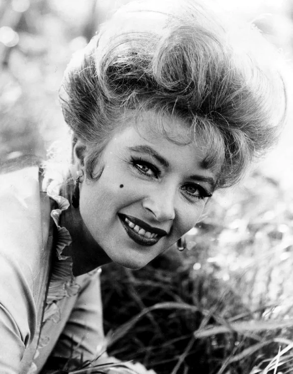 Amanda Blake FOTO Wikipedia